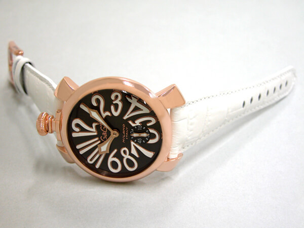 ガガ･ミラノスーパーコピー GAGAMILANO マニュアル　48mm　手巻き z5011.7 ホワイト皮 グレー/ホワイトアラビア